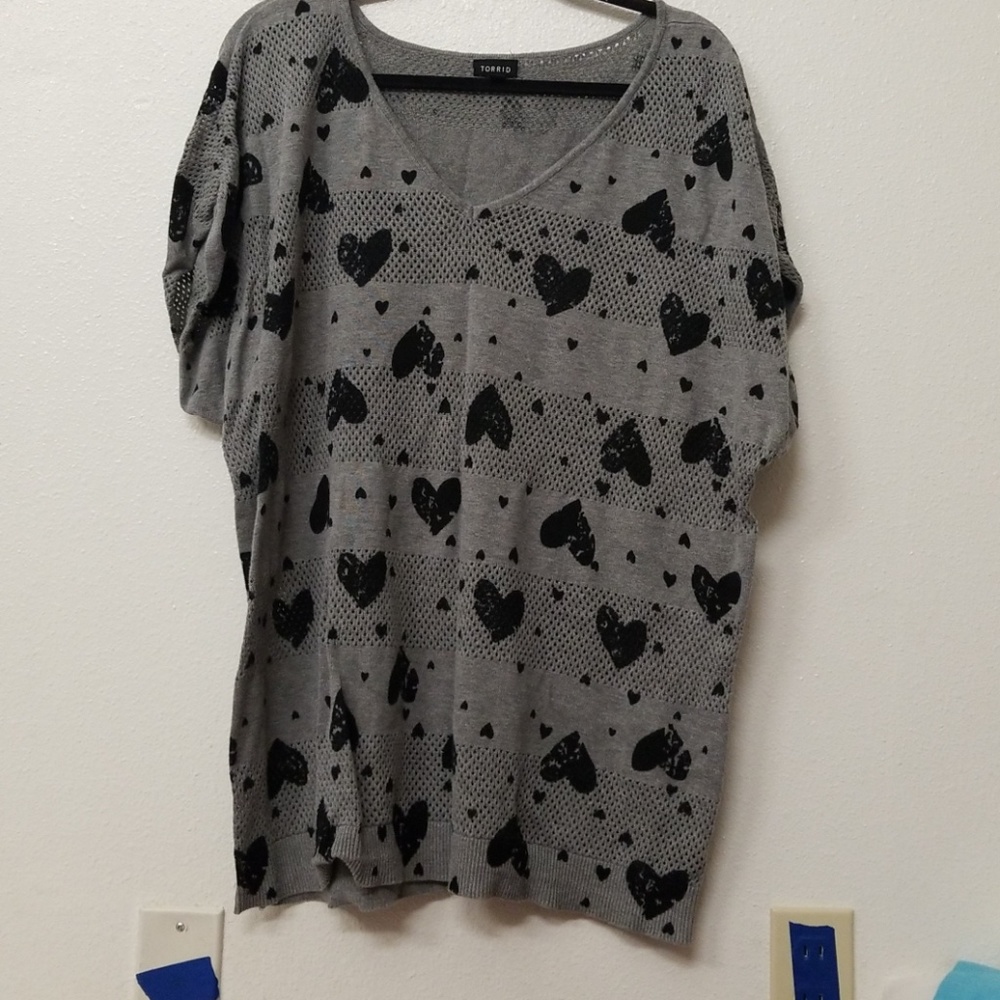Black and grey torrid top